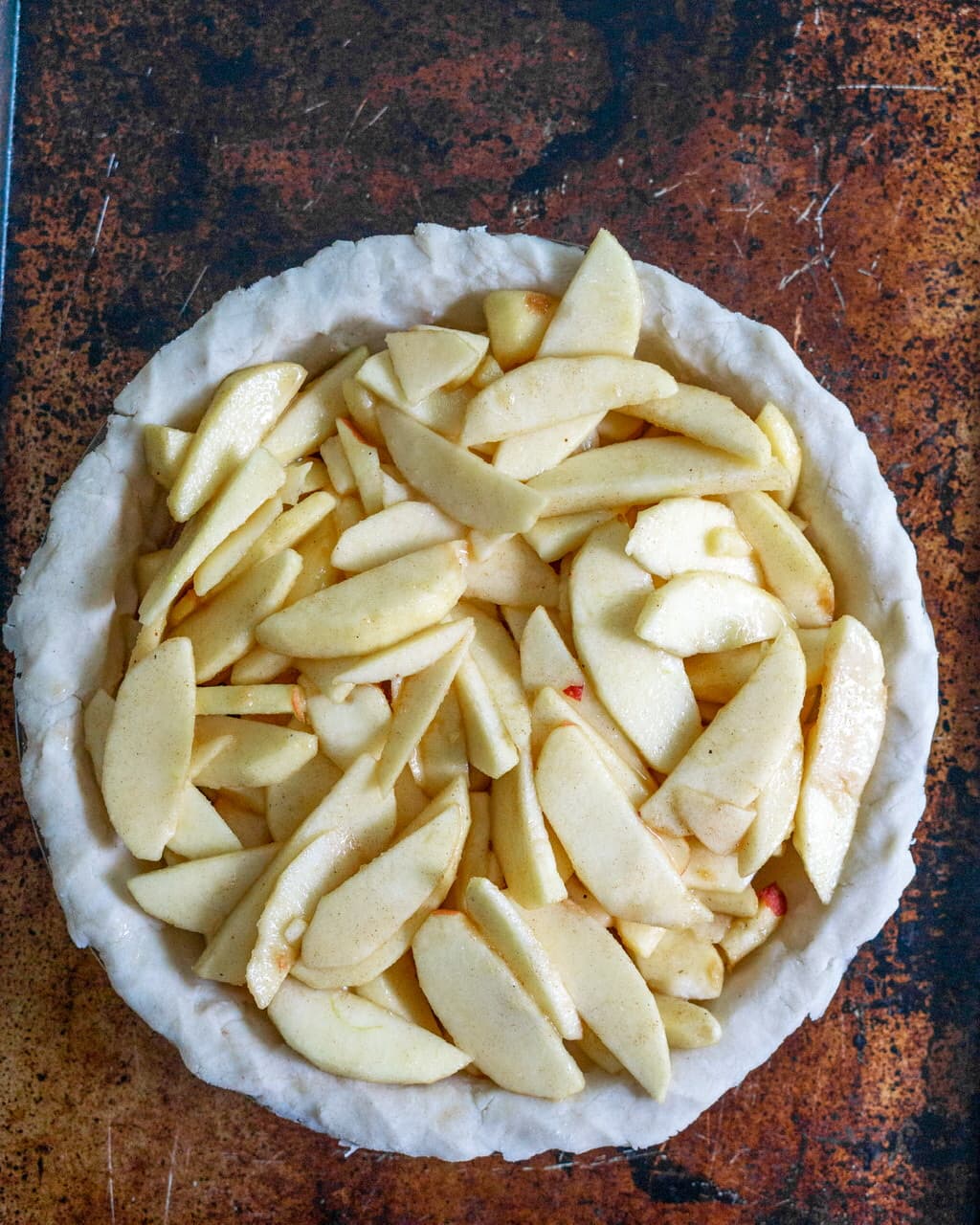 Apples in unbaked crust
