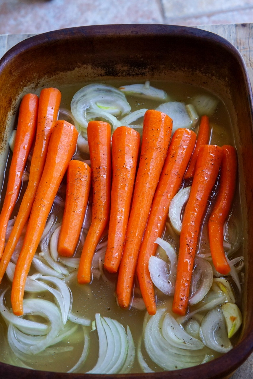 Carrots in a roasting pan